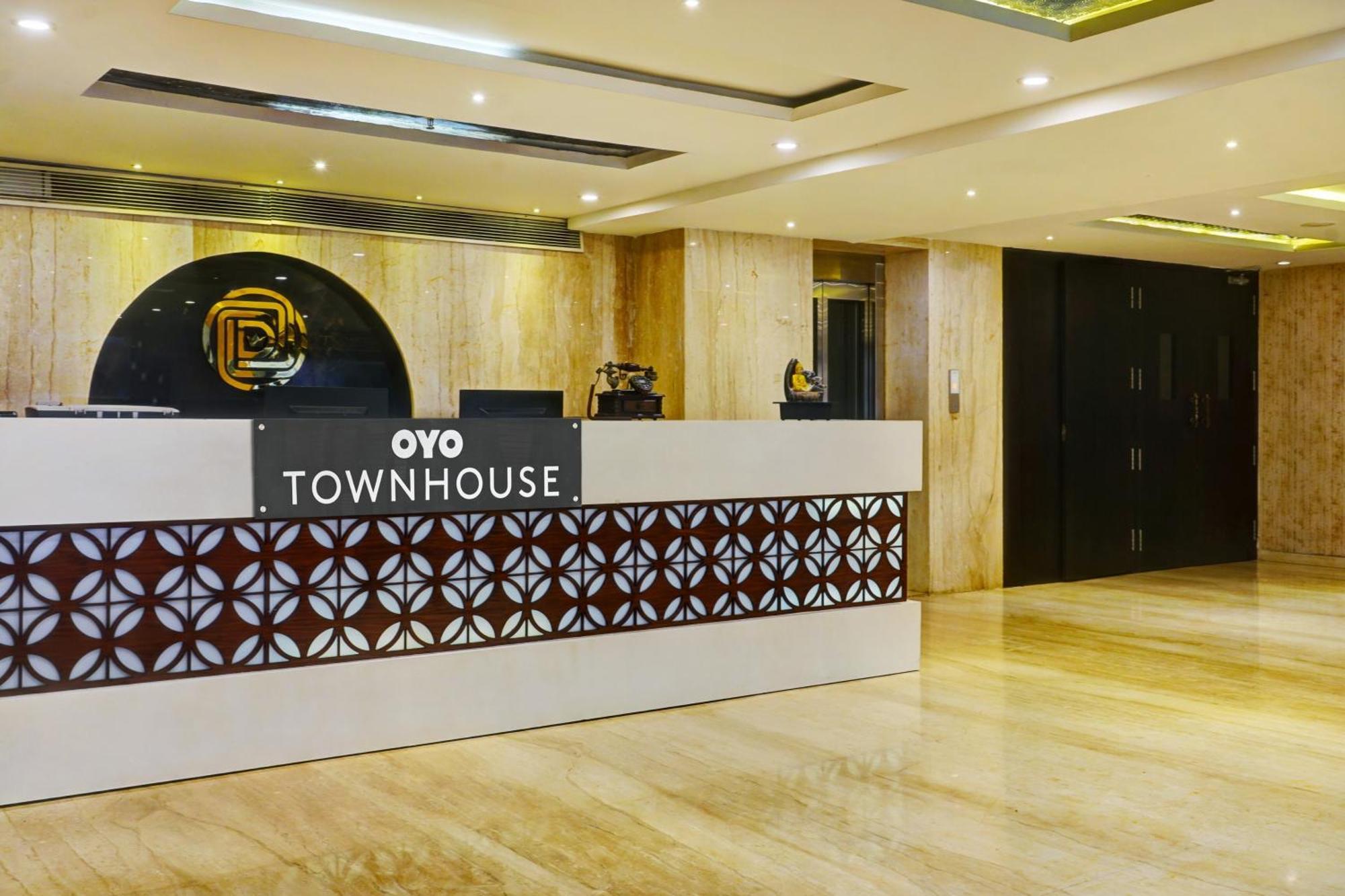 Super Townhouse Dev'S Inn By Cj Gunadala Exterior foto